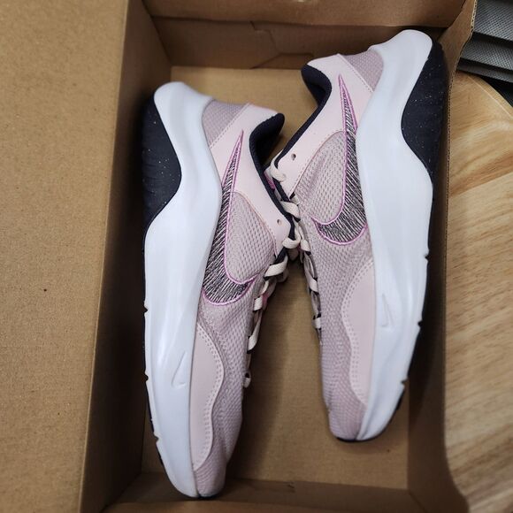 Nike Legend Essential 3 NN – Women’s 9, Barely Rose, Unworn - Picture 4 of 7